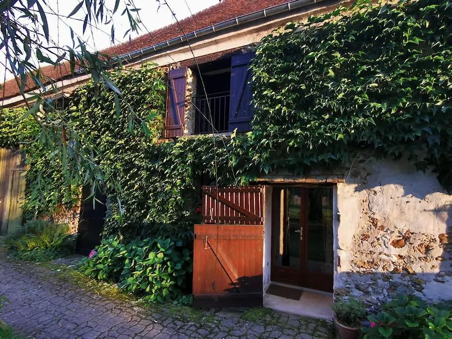 Apartment Gite De Chateaurenard Saint-Leger